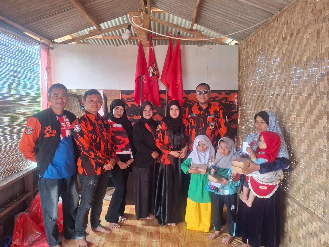 Luar Biasa!!! PAC Pemuda Pancasila Karangtengah Berikan Santunan Anak Yatim