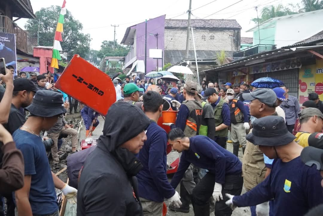 Masyarakat antusias mengikuti program gorol