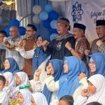 Pemberian Santunan Yatim dan Duafa di SDN Gayam Didatangi Ramzy, Warga Antusias