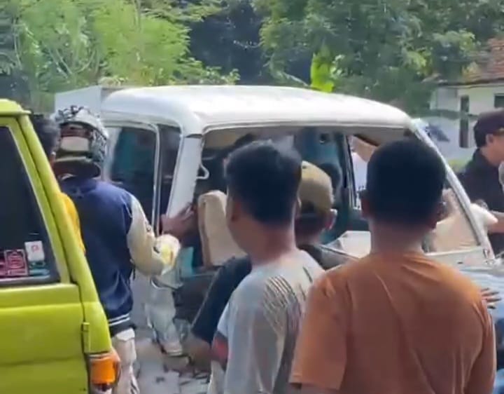 Jalan Raya Bandung Telan Korban, Empat Orang Luka dalam Tabrakan Beruntun