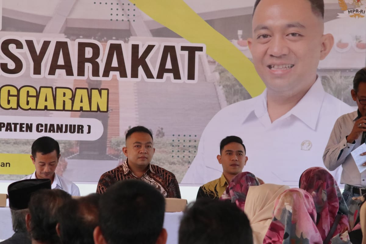 A Isfhan Turun Ke Masyarakat Munjul Beri Bantuan Untuk Masjid dan Serap Aspirasi 