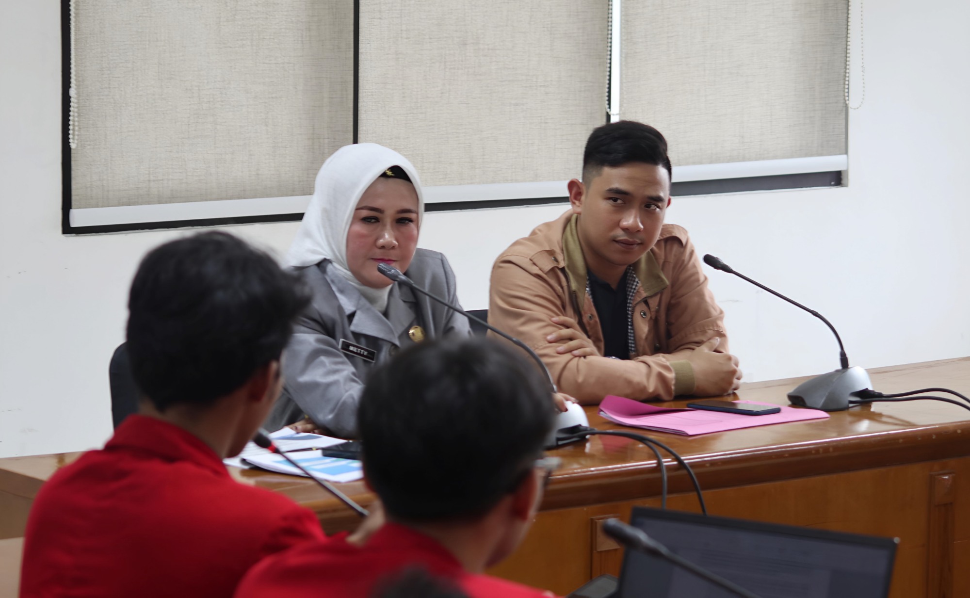 GMNI Cianjur Soroti Keterbukaan Informasi Publik, Ketua DPRD Turun Tangan Hadapi Massa