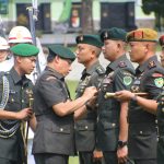 Yonif 300/Brajawijaya dan Batalyon Armed 5 Pancagiri Gelar Sertijab