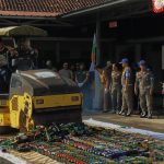 Ribuan Botol Miras Hasil Operasi Satpol PP Cianjur Dimusnahkan