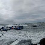 Puluhan Kapal Nelayan Karam Dilahap Ombak Ganas, Labuh Kapal Over Kapasitas