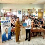 Serap Aspirasi, Legislator Muda Demokrat Tebar Buku Kurikulum Gratis di Campaka