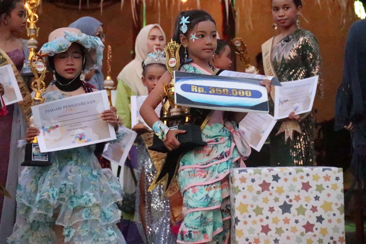 Adelia, Si Cantik Kecil Menawan Juarai Lomba Modeling Se-Cianjur di Aloha Chill and Dine