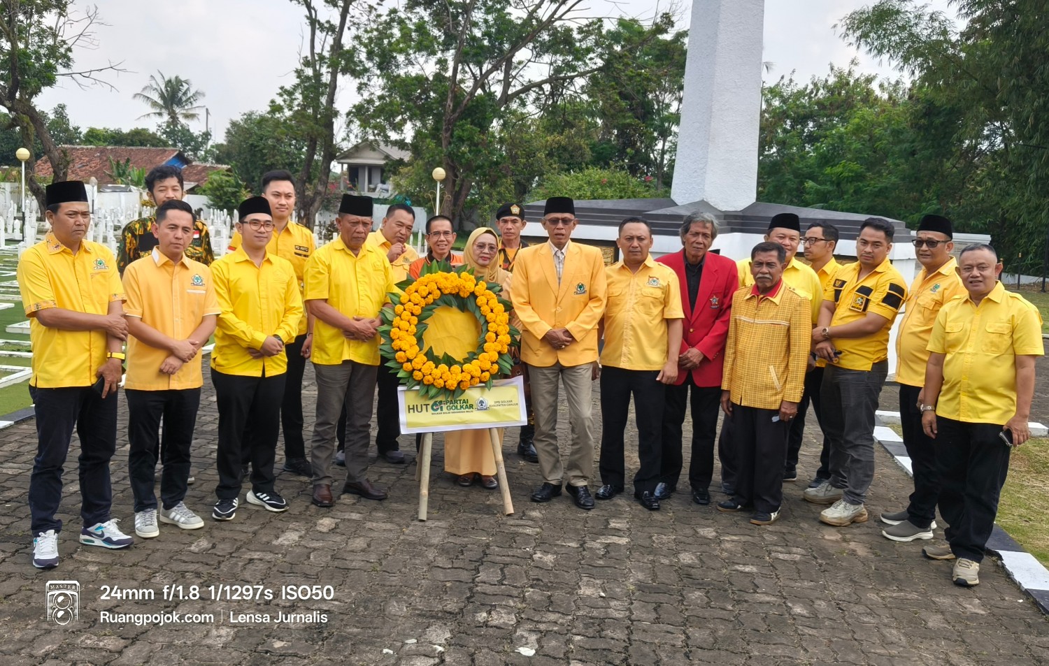 HUT ke-61, Golkar Cianjur Tabur Bunga di Makam Pahlawan dan Tasyakur