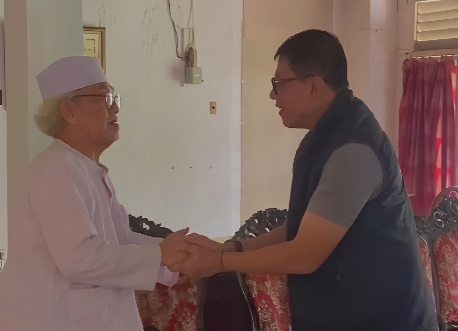 Onnie S Sandi Bersilaturahmi ke Kasepuhan di Pesantren Gelar