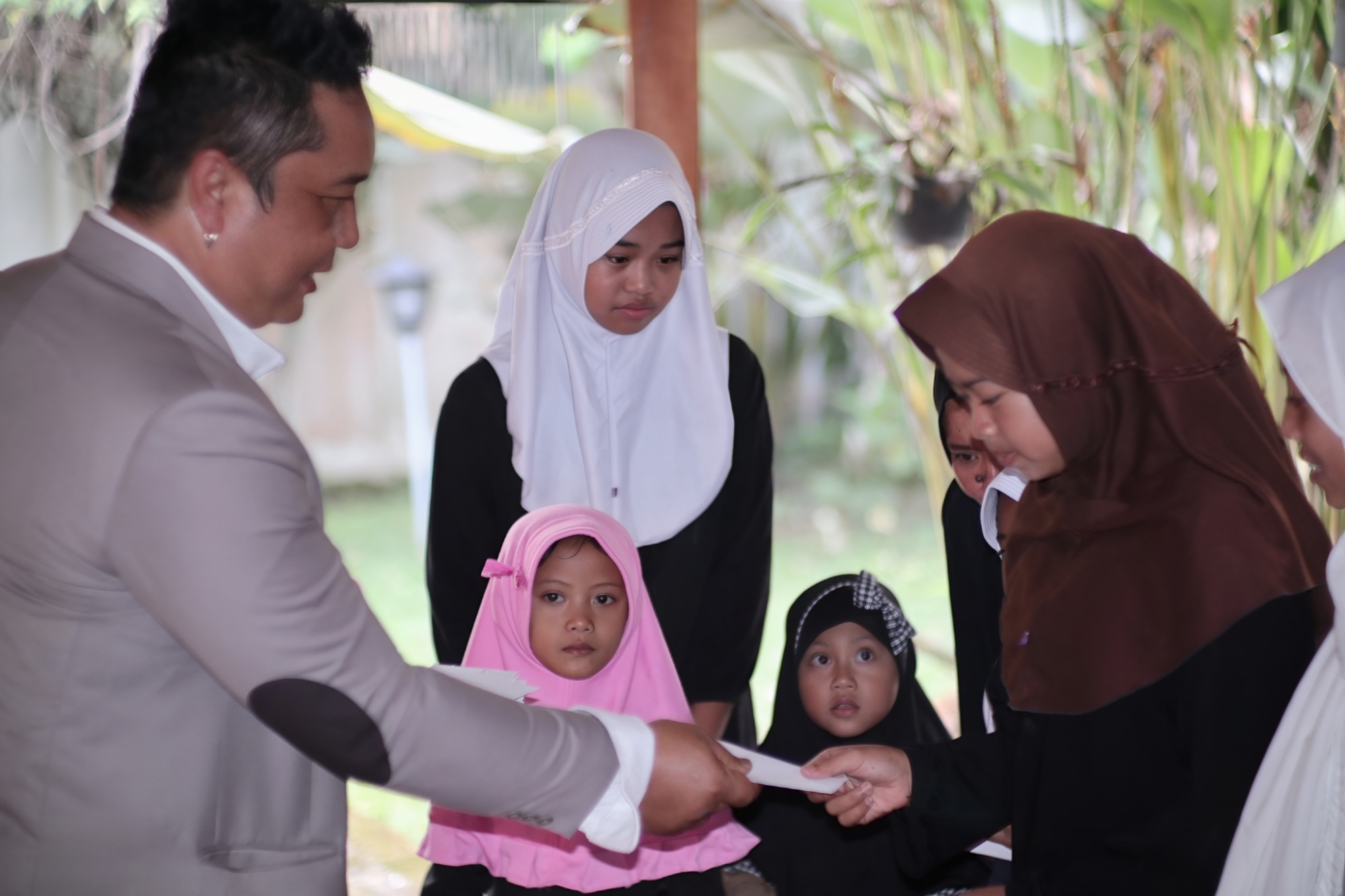 Bagong Mogok Tunjukkan Taring, Ratusan Anak Yatim Dapat Santunan