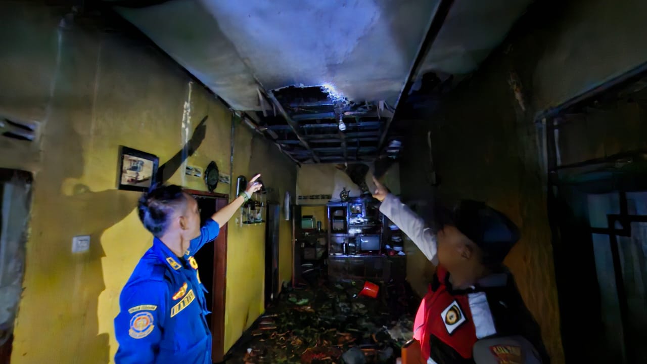 Kebakaran Hebat Hanguskan Rumah Warga di Jamali Mande, Diduga Akibat Konsleting Listrik