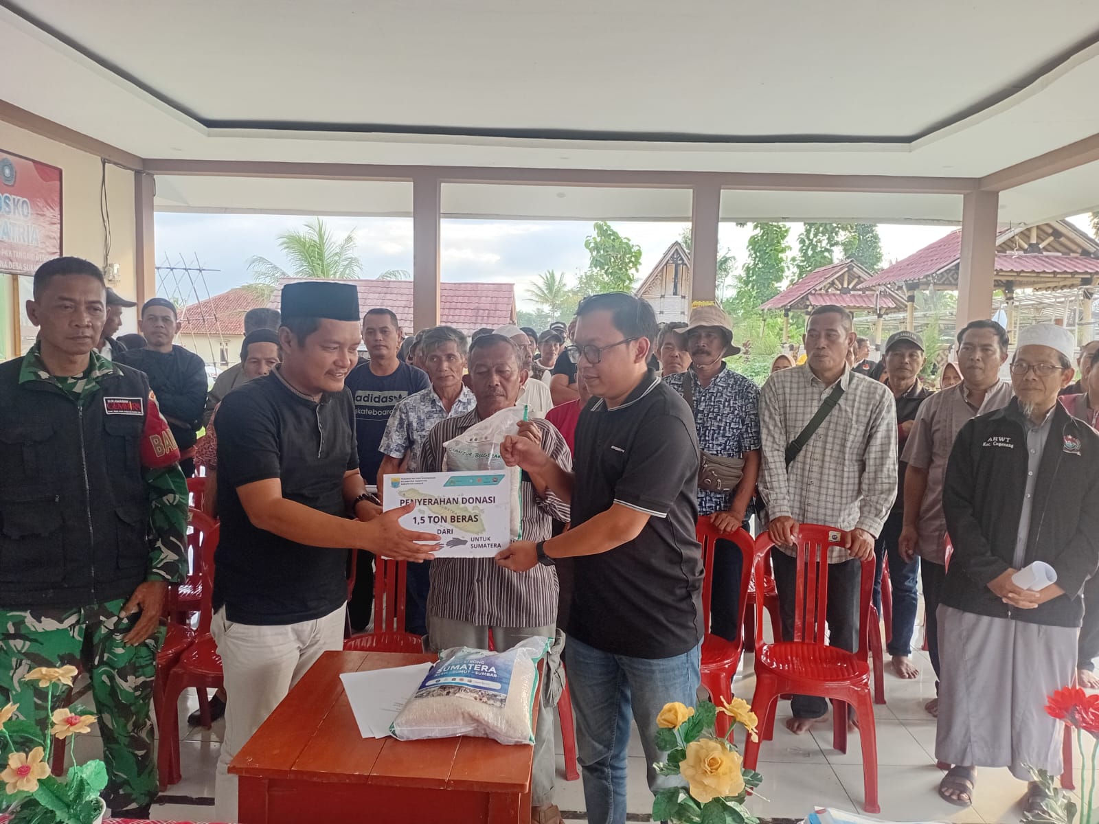 Desa Sukamanah Berikan 1,5 Ton Beras Cianjur untuk Korban Bencana Sumatra dan Aceh
