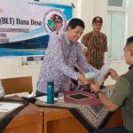 BLT Dana Desa Tahap III Cair, 42 Warga Miskin Ciherang Terima Rp900 Ribu