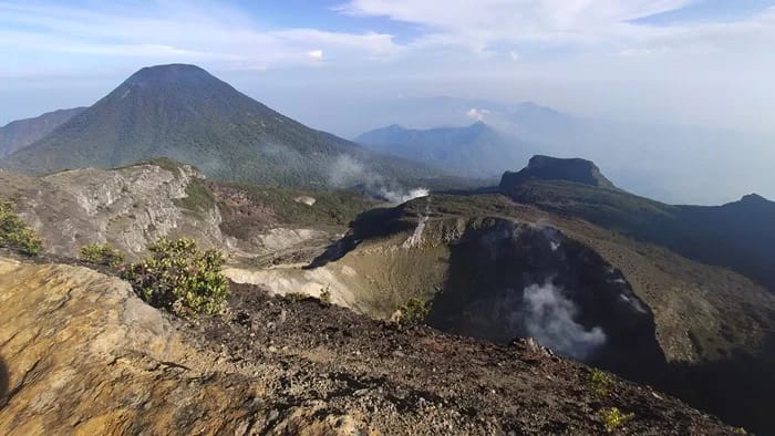 Bandel Saat Penutupan, 32 Pendaki Ilegal Diciduk di Jalur Gunung Gede Pangrango