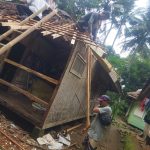 Warga Bergerak Tanpa Menunggu Negara, Rumah Nenek Omah Nyaris Roboh Diperbaiki Swadaya