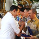 Bayar Pajak Tepat Waktu, Camat Mande Pulang Bawa Penghargaan Anugerah Pajak Cianjur 2025