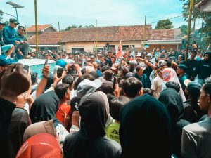 Gara-Gara Chat Mesum dan Check-In Hotel, Jabatan Kades Langensari Digulingkan Warga