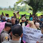 Guncangan Protes Warga, Kades Ramasari Haurwangi Berujung Mundur
