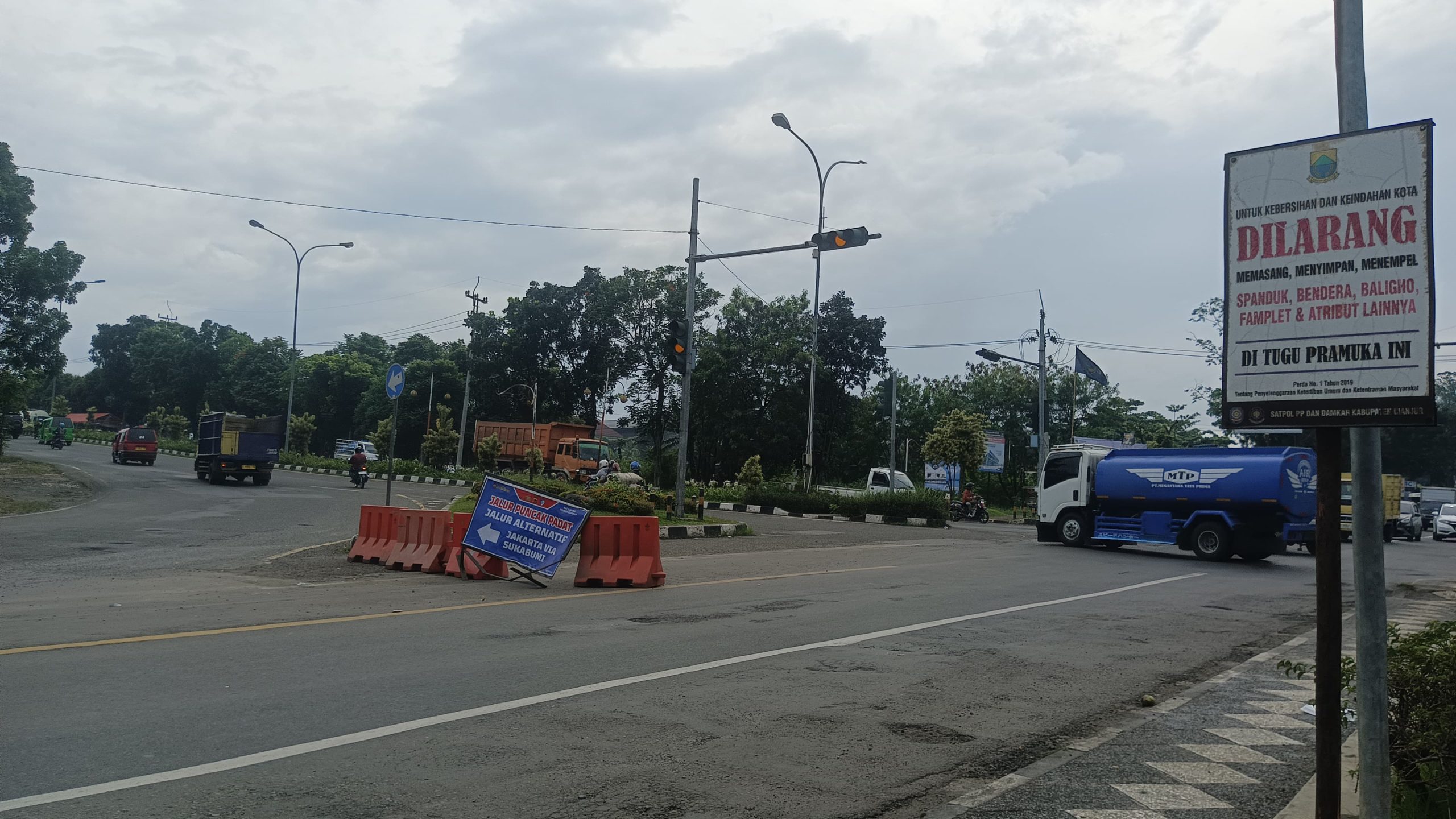 Traffic Light Jalan Nasional Cianjur Tak Berfungsi, Keselamatan Pengendara Terancam