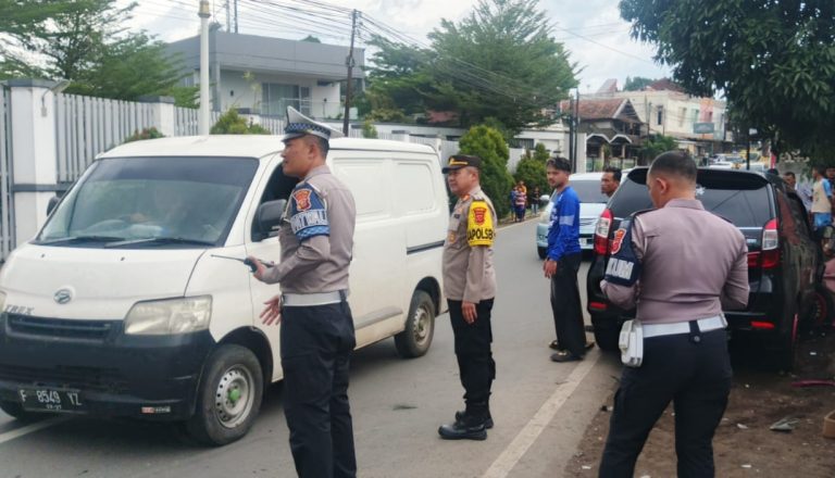 Kecelakaan Maut Beruntun di Jalan Cibeber – Cilaku, 1 Tewas dan 5 Luka