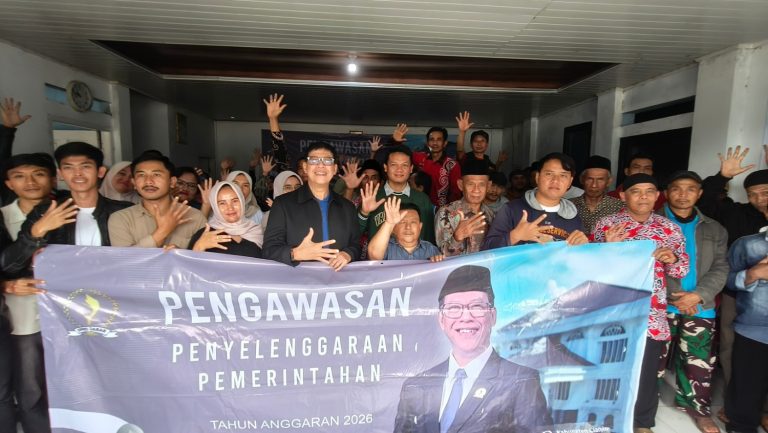 Dialog Bersama Warga Mekarwangi, Kang Onnie Komitmen Kawal Program UHC