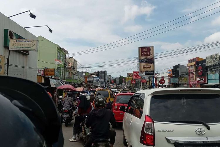 Dishub Cianjur Tertibkan Parkir Liar di Jalur Penjualan Takjil Selama Ramadan