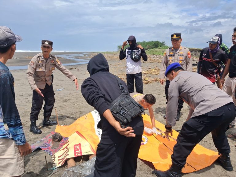 ABK Hilang Diduga Kecelakaan Laut Ditemukan Tewas Terdampar di Muara Cidamar Cianjur Tanpa Busana