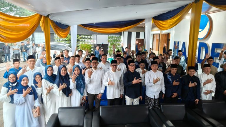 Ramadan Penuh Berkah, DPD NasDem Cianjur Santuni Anak Yatim dan Bagikan Takjil