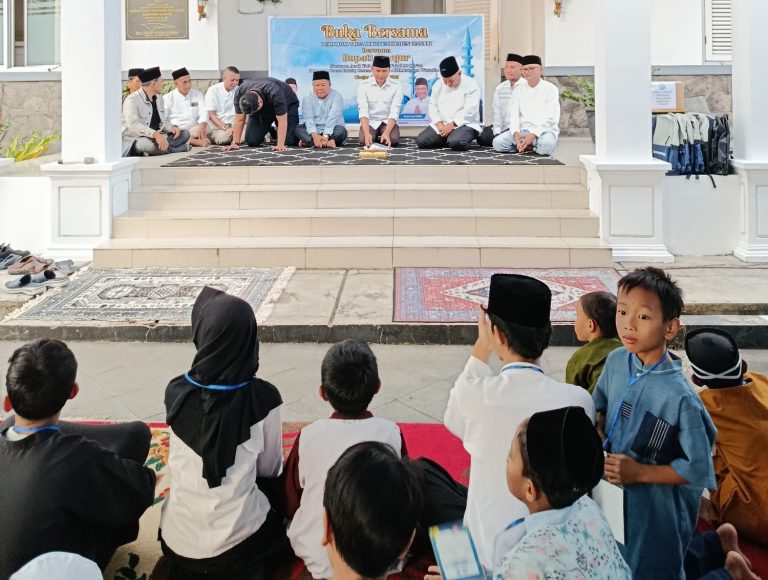 Bupati Cianjur Hadiri Santunan Anak Yatim di Perumdam Tirtamukti, Pegawai Sisihkan Gaji untuk Berbagi
