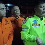 Hujan Deras Picu Banjir Cipanas, Sepasang Pengendara Motor Diduga Hanyut ke Sungai