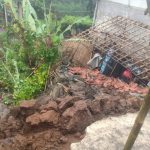 Hujan Deras Picu Longsor di Gekbrong Cianjur, Dua Dapur Rumah Warga Hancur, Kerugian Rp 70 Juta
