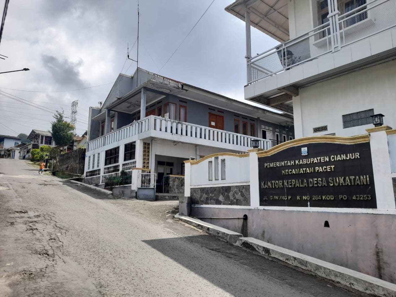 Bantuan Pangan Beras dan Minyak Tak Kunjung Datang, Warga Pacet Kecewa Pulang Tangan Kosong