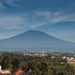 Pendakian Gunung Gede Dibuka 13 April 2026, Tak Pakai Gelang RFID Dianggap Ilegal