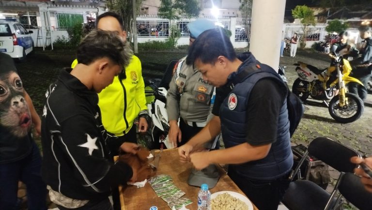 Razia Knalpot Brong di Cianjur, Polisi Temukan Obat Keras Terlarang dan Miras Oplosan