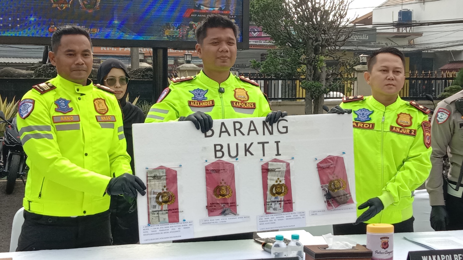 Tabrak Lari Tewaskan Advokat di Depan Pengadilan Agama Cianjur, Sopir Pick Up Dibekuk Usai Buron 6 Hari