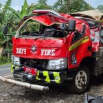Mobil Damkar Cianjur Terguling Saat Menuju Lokasi Kebakaran di Cidaun, Dua Petugas Terluka