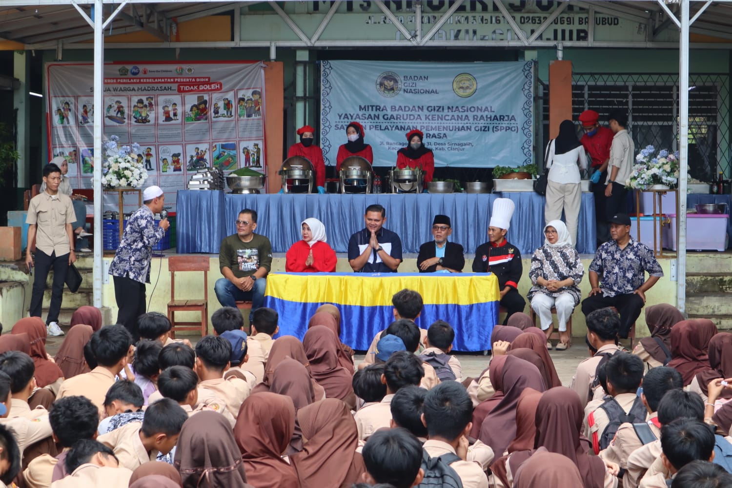 Ganjar Ramadhan Apresiasi MBG Prasmanan di MTsN 5 Cianjur, Siswa Lebih Antusias, Pemborosan Dapat Ditekan