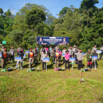 Peduli Lingkungan, Polda Jabar dan Polres Cianjur Bersihkan Jalur Gunung Gede dan Lepasliarkan Elang