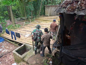Limbah Usus Ayam Cemari Permukiman di Karangtengah, Satgas Citarum Harum Tutup Outfal RPH di Cugenang