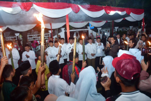 Bupati Sukabumi Lepas Pawai Obor 1 Muharram 1448 Hijriah di Palabuhanratu