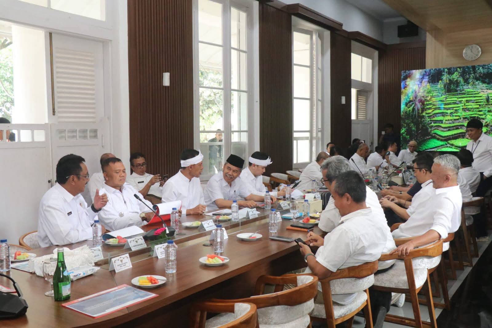 Bupati Sukabumi Hadiri Deklarasi dan Pakta Integritas Pemegang IUP di Jabar