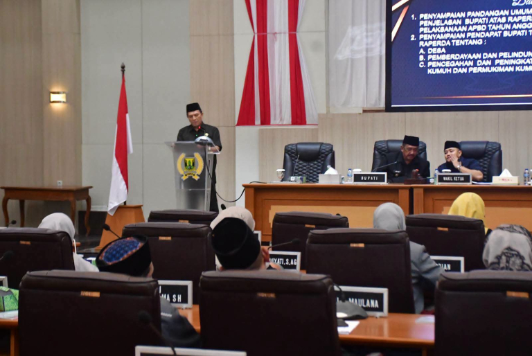 Bupati Sukabumi Dukung Tiga Raperda Strategis dalam Rapat Paripurna DPRD