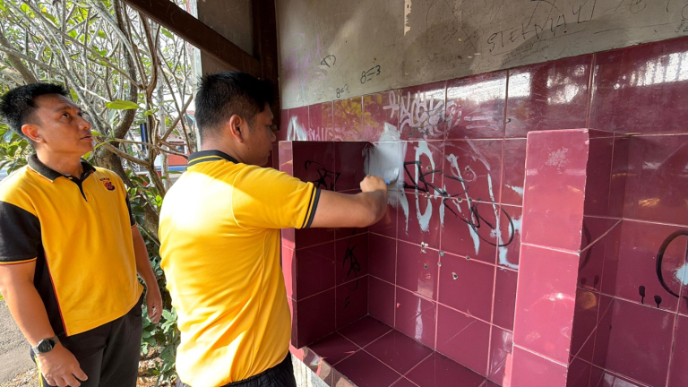 Kapolres Cianjur Pimpin Penghapusan Coretan Vandalisme, Ajak Warga Jaga Ruang Publik