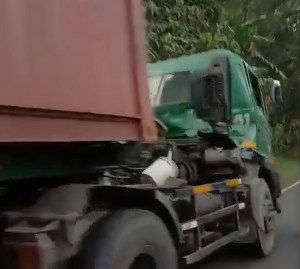 Truk Kontainer Diduga Sebabkan Kecelakaan Beruntun di Cikalongkulon
