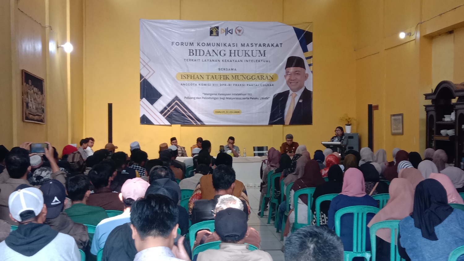 Warga Campakamulya Ikuti Sosialisasi Kekayaan Intelektual, Isfhan: UMKM Desa Harus Mampu Bersaing