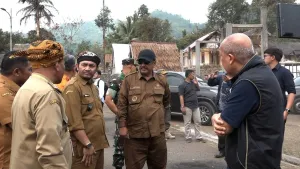 Saan Mustofa Tinjau Korban Kebakaran Ciptamulya Sukabumi, Dorong Relokasi 51 Keluarga