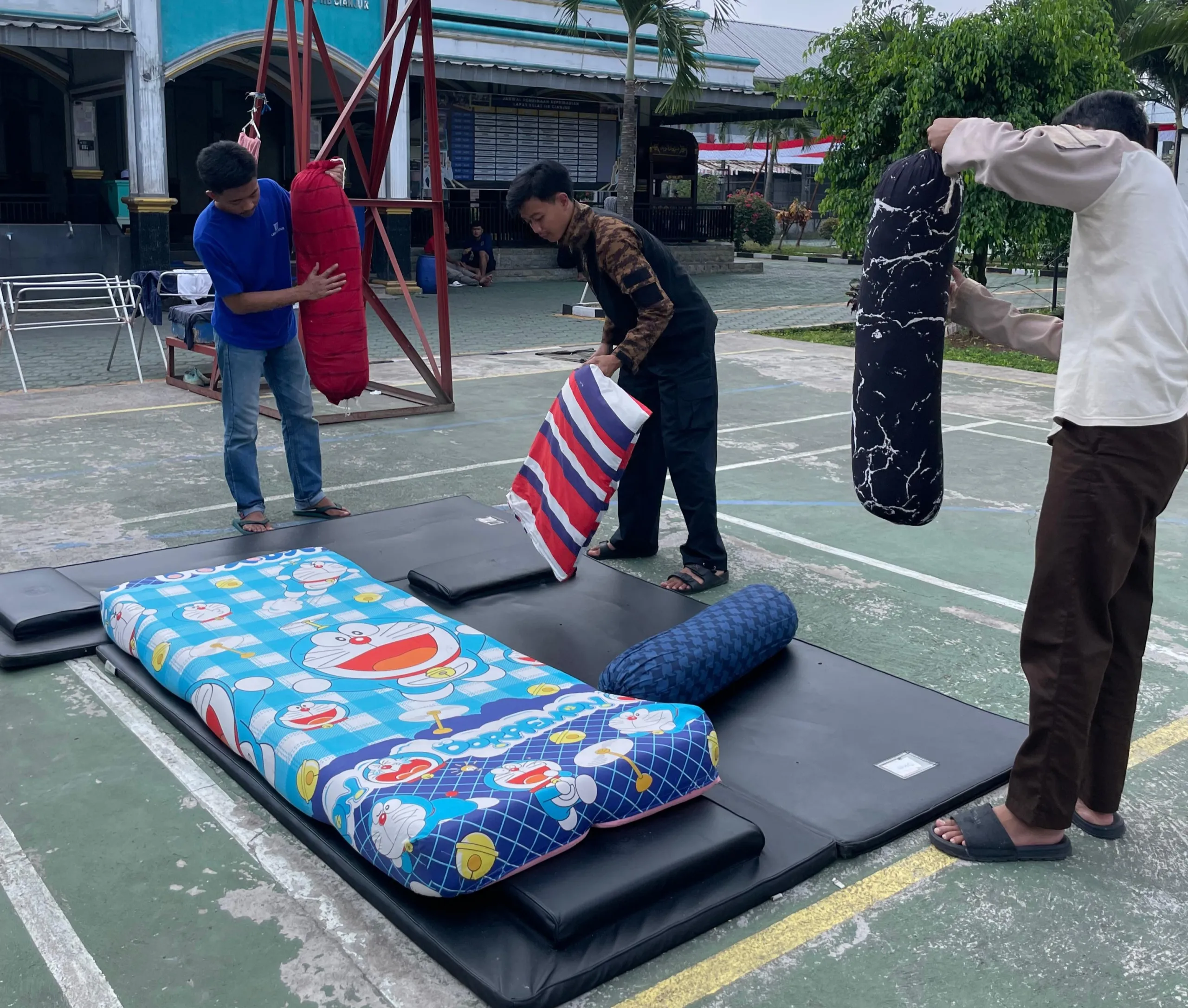 WBP Lapas Cianjur Tanamkan Disiplin Lewat Kegiatan Jumat Bersih