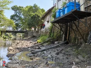 Sembilan Bulan Beroperasi, Limbah SPPG Mekargalih 4 Diduga Cemari Sungai Cibogo Ciranjang