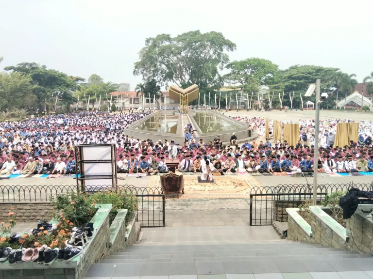 Kekeringan Melanda Cianjur, 2.200 Orang Gelar Salat Istisqa Bersama Pemkab
