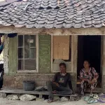Dinding Rapuh dan Atap Bocor, Pasutri di Cianjur Harap Bantuan Rutilahu